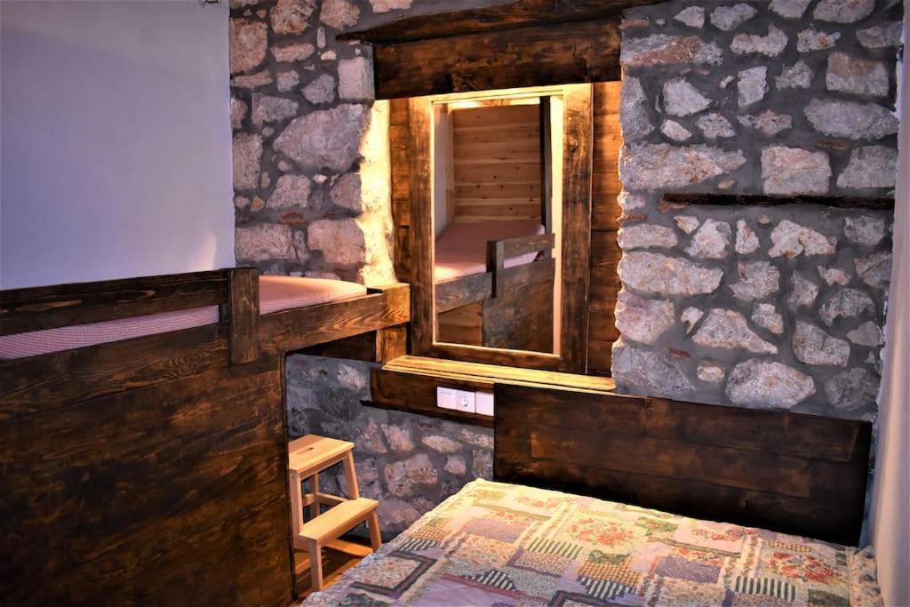 Μικρή Πέτρινη Μεζονέτα 2 Villa Lilaia Bagian luar foto