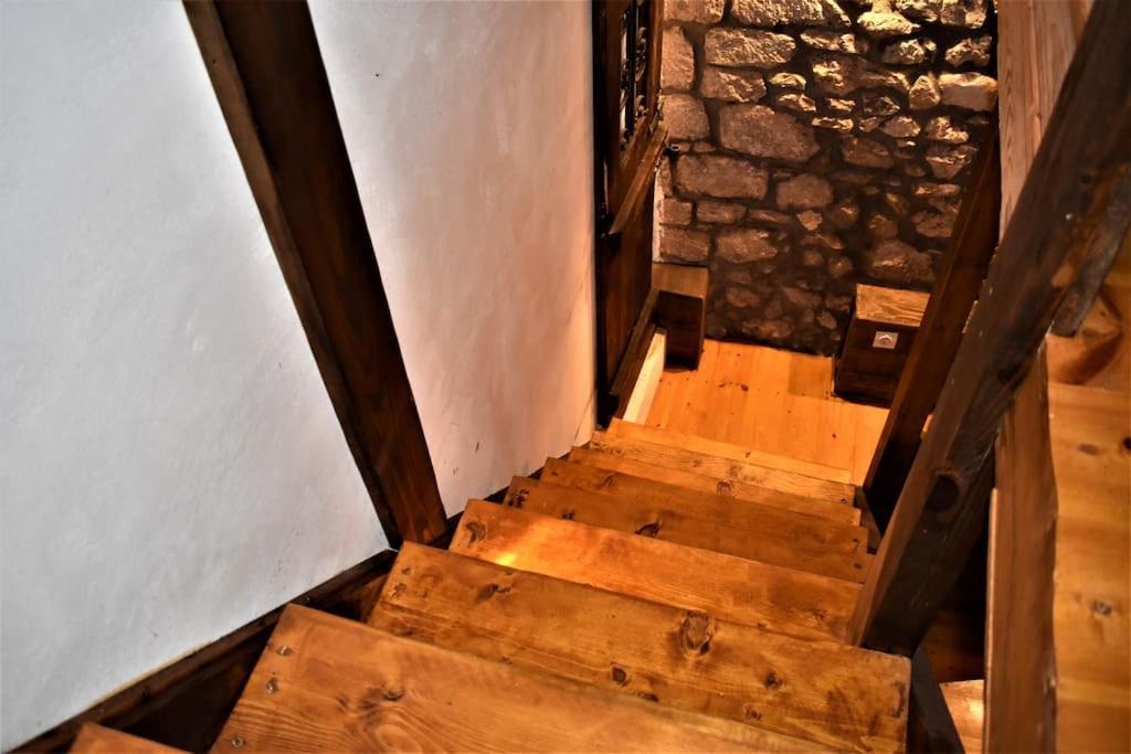 Μικρή Πέτρινη Μεζονέτα 2 Villa Lilaia Bagian luar foto