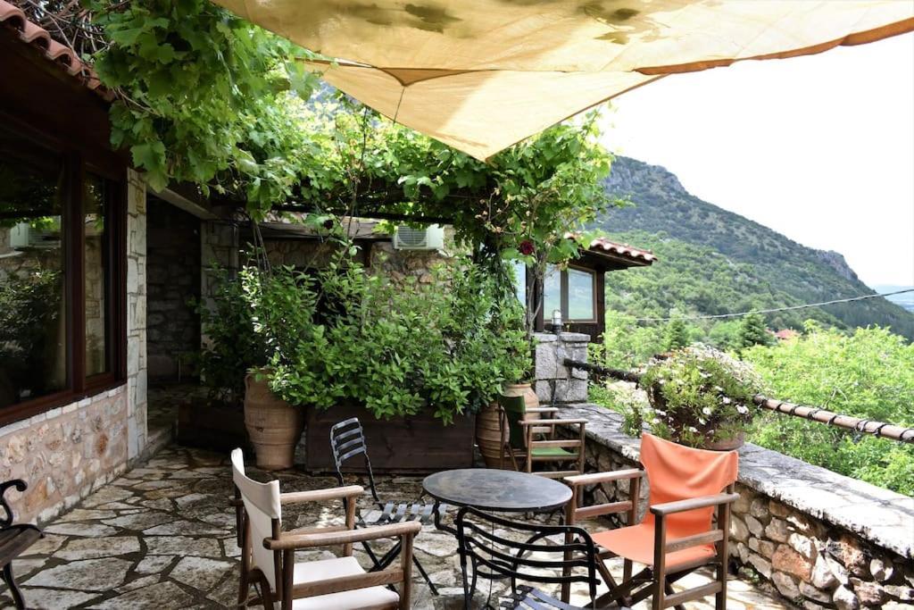 Μικρή Πέτρινη Μεζονέτα 2 Villa Lilaia Bagian luar foto