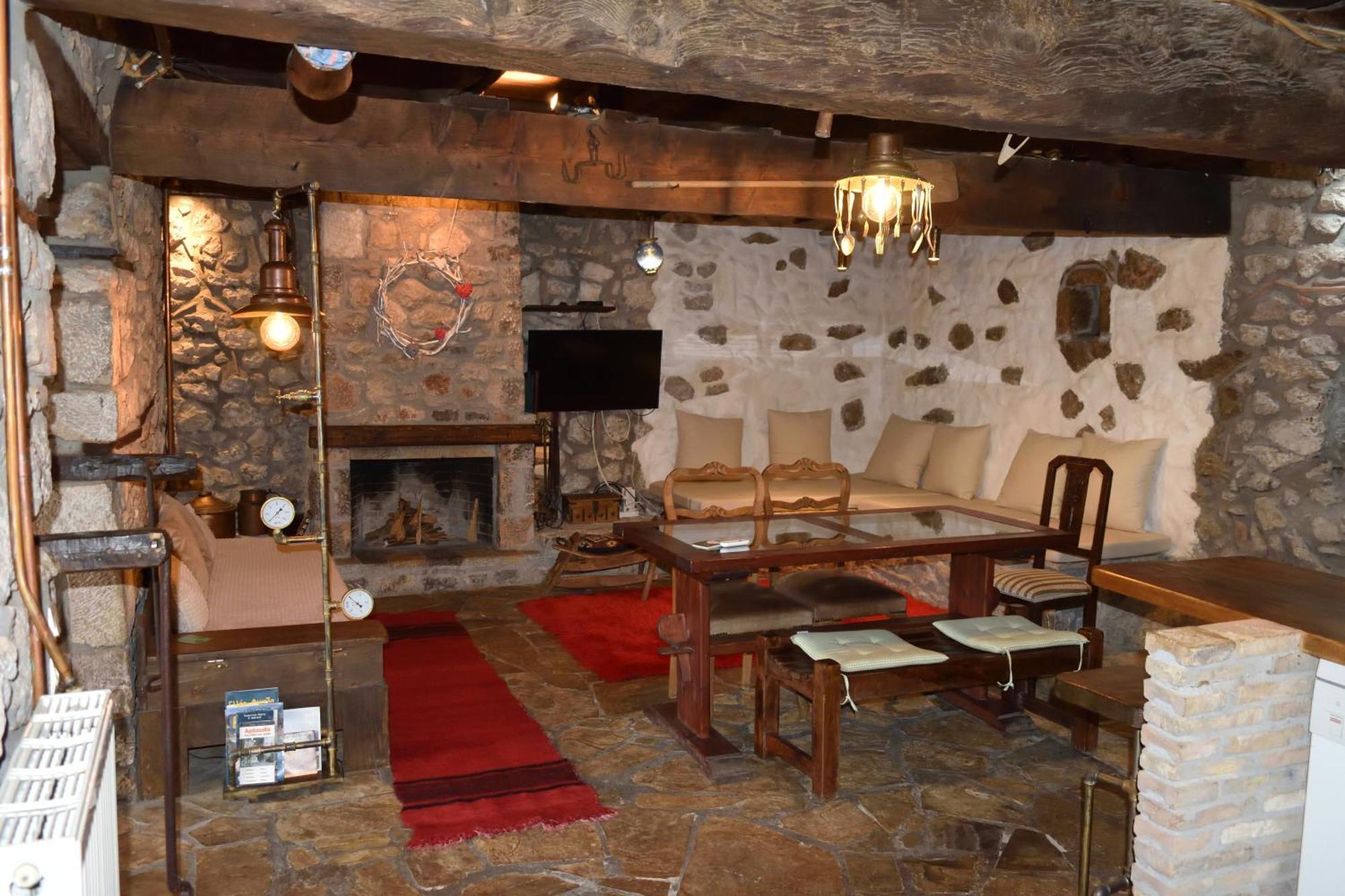 Μικρή Πέτρινη Μεζονέτα 2 Villa Lilaia Bagian luar foto